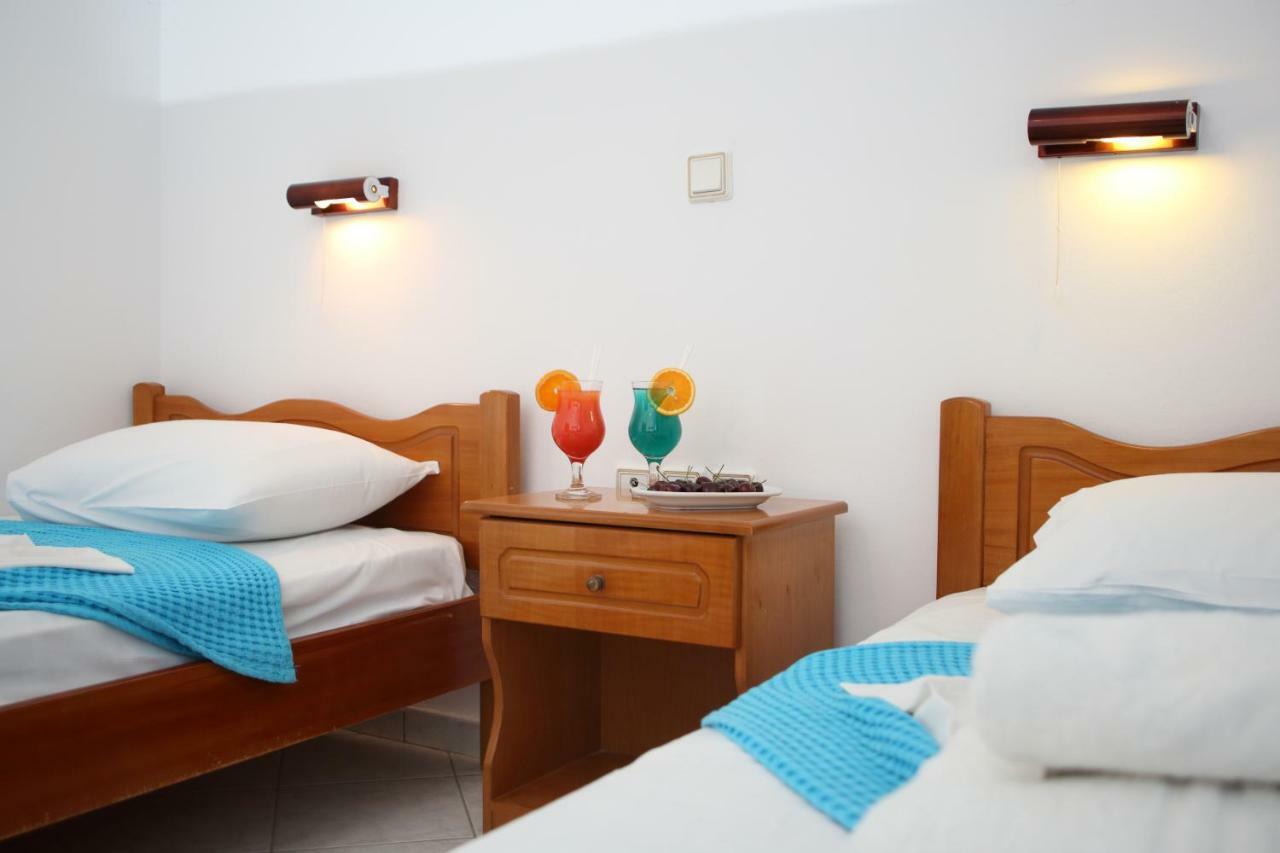 Theocharis Bros - Studios Apartments Ayios Nikitas Ngoại thất bức ảnh