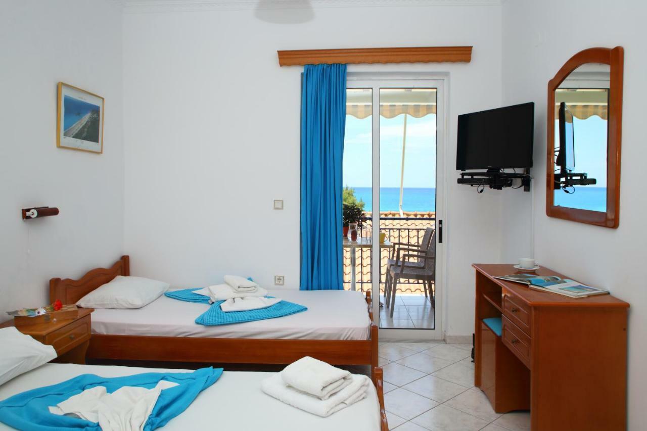 Theocharis Bros - Studios Apartments Ayios Nikitas Ngoại thất bức ảnh