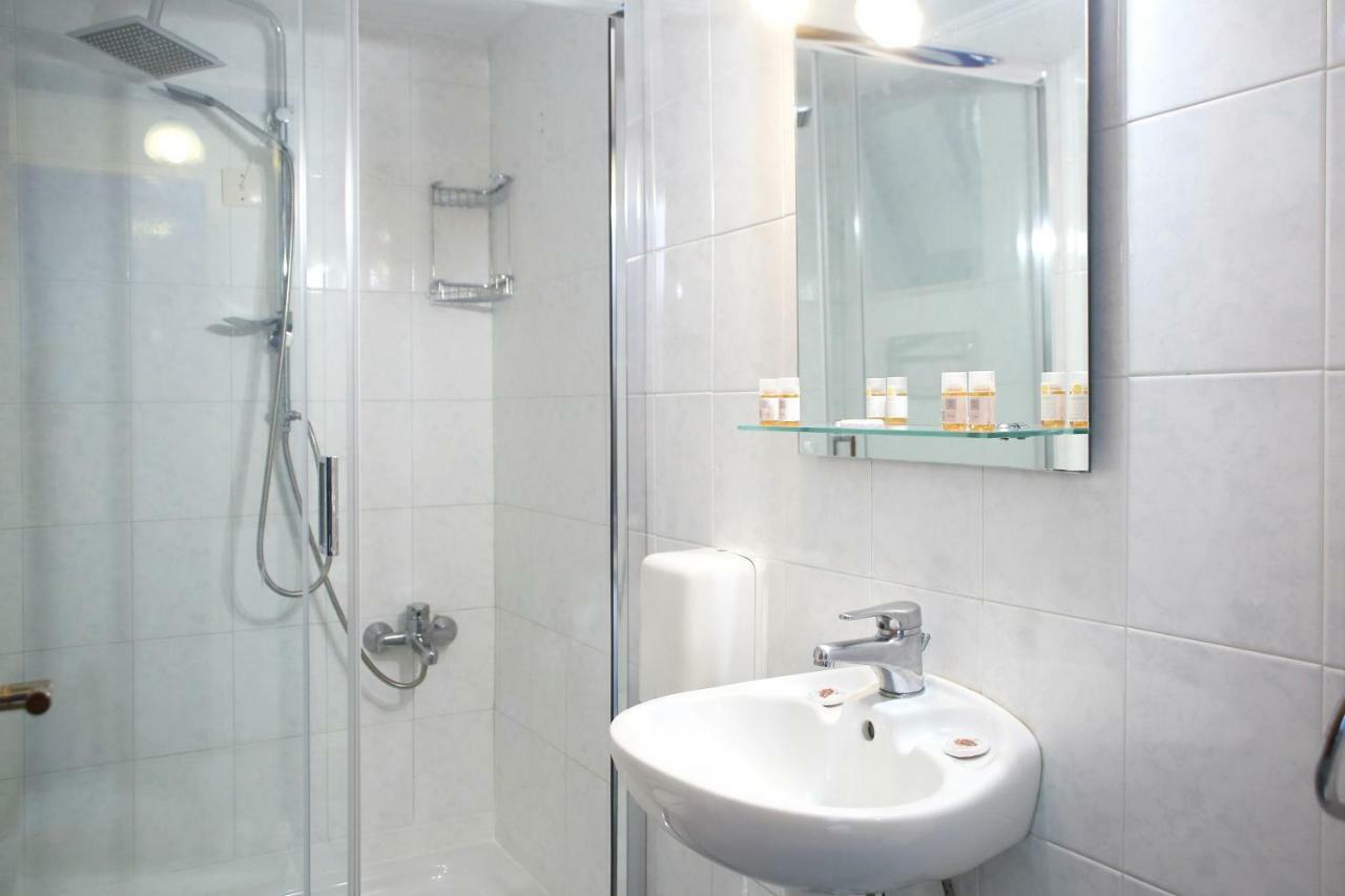 Theocharis Bros - Studios Apartments Ayios Nikitas Ngoại thất bức ảnh