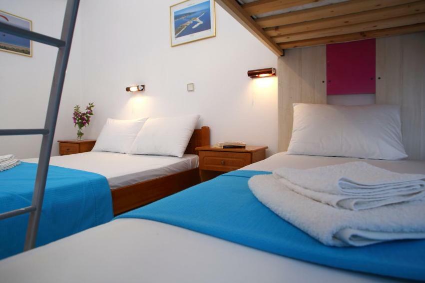 Theocharis Bros - Studios Apartments Ayios Nikitas Ngoại thất bức ảnh